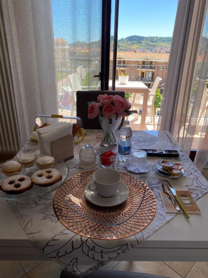 B&B Come A Casa Città Sant’Angelo Kültér fotó